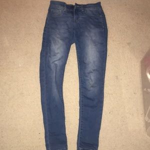 Women’s jegging jeans.